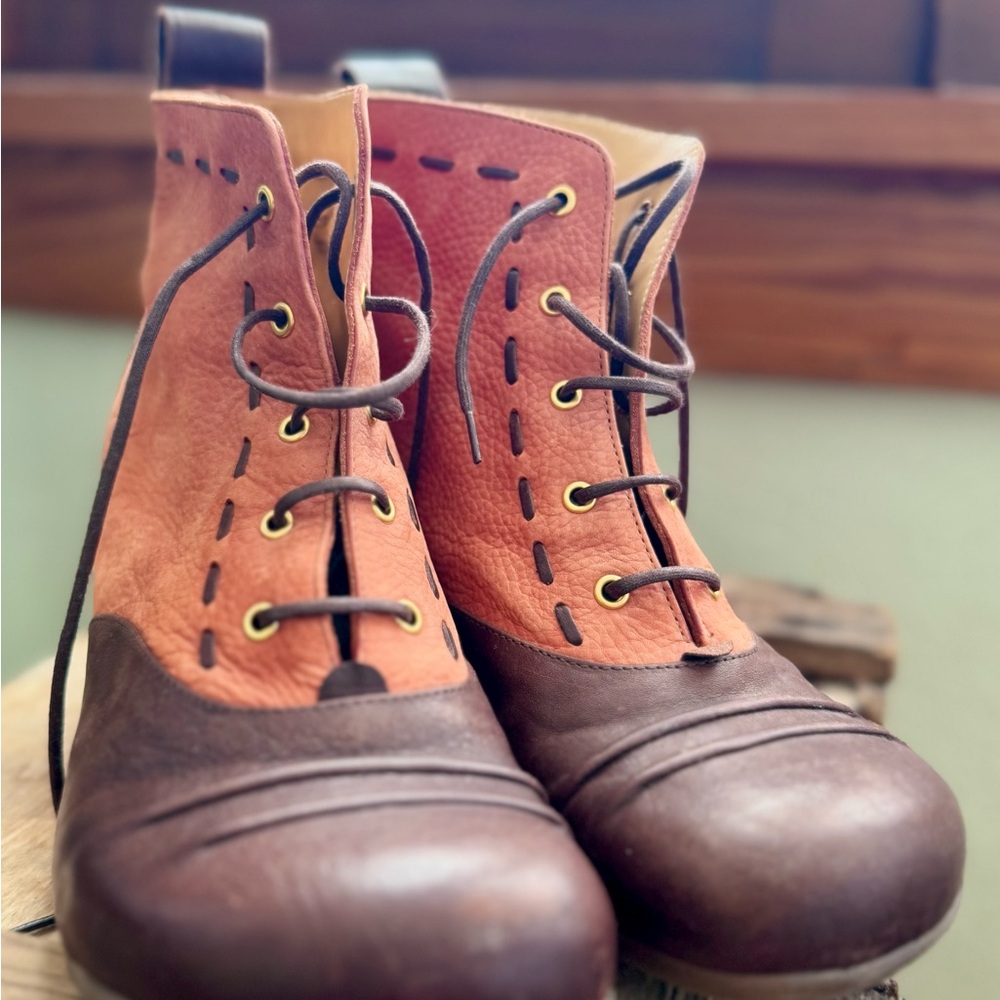 John Fluevog Bartoli Bootie in Orange/Tan Leather Women’s 8.5 - Picture 7 of 16